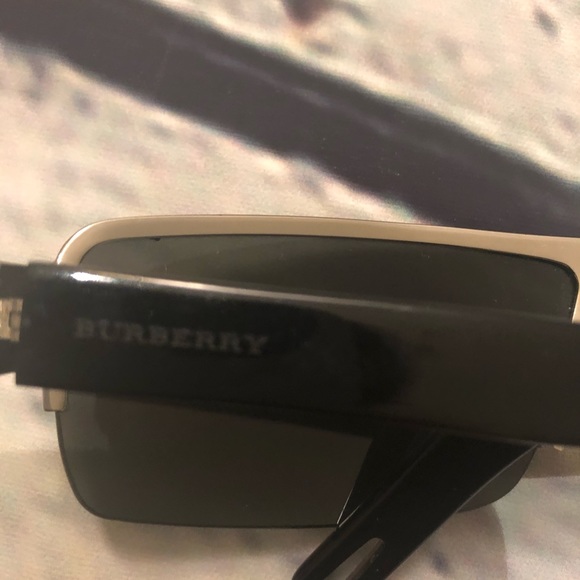 Burberry Sunglasses in Black